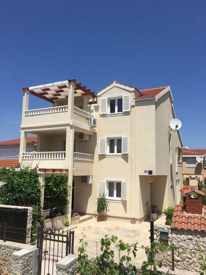 Apartment Vucica Sevid Exterior foto